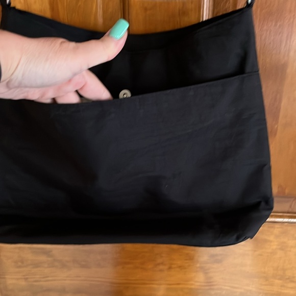 Baggallini Black Quilted Pocket Nylon Purse - Picture 4 of 10